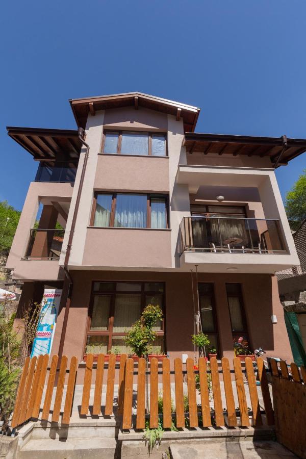 Къща За Гости" Никола" Dewin Exterior foto